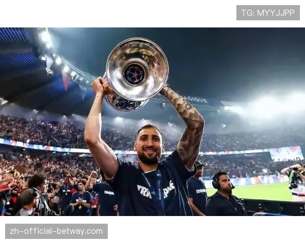 曼城伤病潮期间轮换固执，三大中卫伤缺仍拒用替补球员